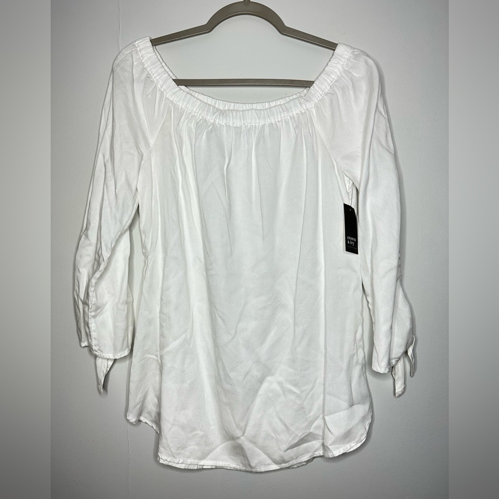 NWT Crown & Ivy White Long Sleeve Bold Moves Shirt Size Small (D188)